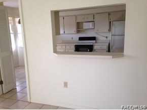 Pass-thru from kitchen