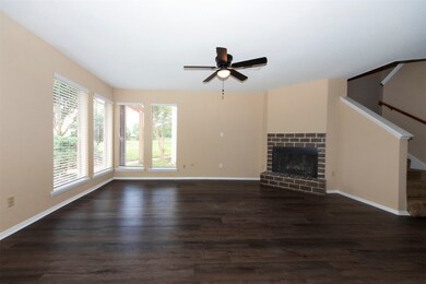 7863 Green Lawn Dr unit 7863, Houston, TX 77088 - photo 3