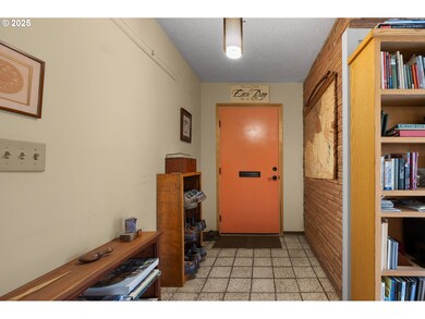 Entrance/Foyer