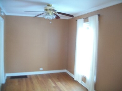 760 Suffolk Ave, Westchester, IL 60154 - photo 3