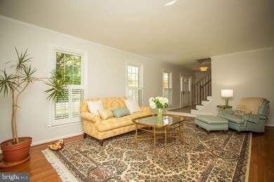 10903 Equestrian Ct, Reston, VA 20190 - photo 5