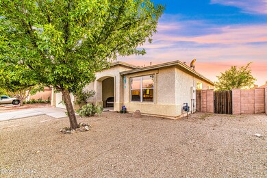 3544 S Western Way - MLS Images-2