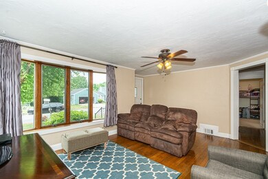 81 Hillcrest Ave, Methuen, MA 01844 - photo 4