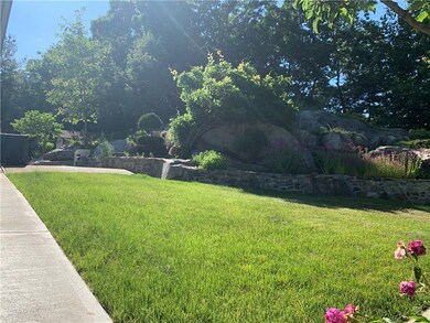 27 Morpheus Dr, Cumberland, RI 02864 - photo 5