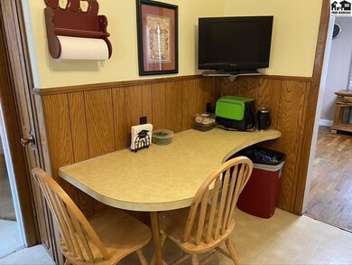 606 E Hancock St, McPherson, KS 67460 - photo 5