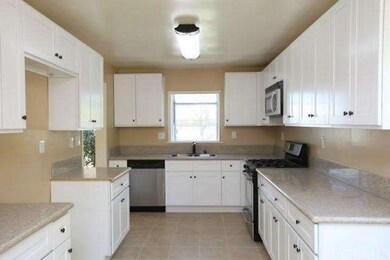 21901 Lopez St, Woodland Hills, CA 91364 - photo 6