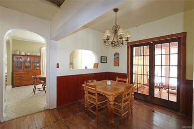 breakfast area, eat in kitchen - love the archways