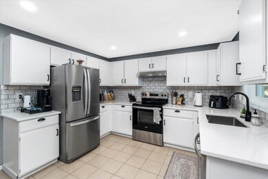 1025 S Mammoth Rd unit 8, Manchester, NH 03109 - photo 7