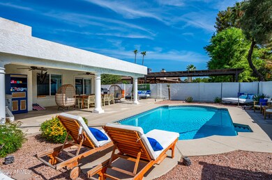 Swimming Pool & Covered Patio