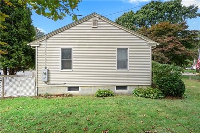 39 Stuart St, Westerly, RI 02891 - photo 7