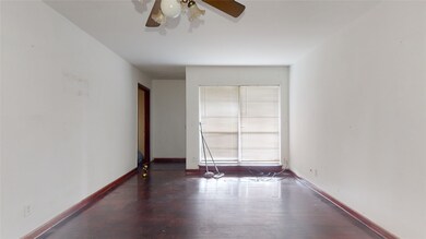 10230 Hollyglen Dr, Houston, TX 77016 - photo 5