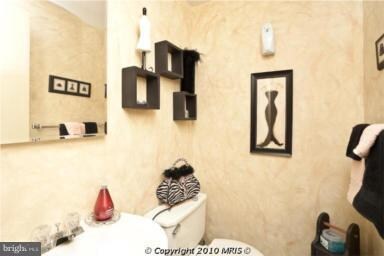 1702 Mount Washington Ct, Baltimore, MD 21209 - photo 2