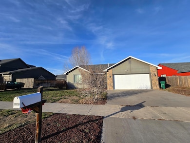 5151 Regency Dr, Klamath Falls, OR 97603 - photo 2