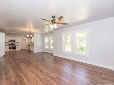 1015 Bismark St, Seguin, TX 78155 - photo 6