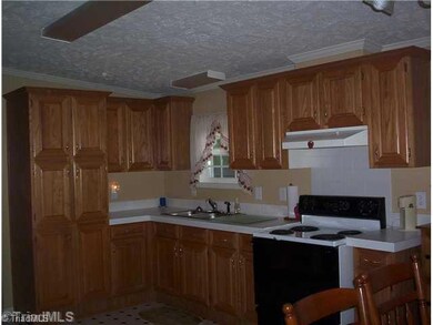 3906 Earnhardt Rd, Asheboro, NC 27205 - photo 6