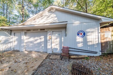 Large detached workshop/garage