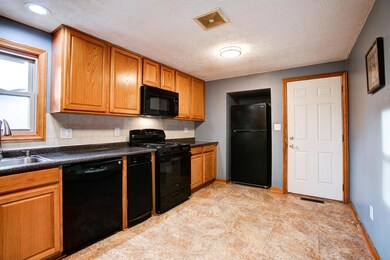 Cozy Kitchen w/garage entry!