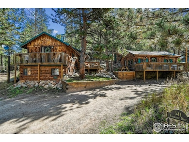 541 Riverside includes 2 cabins