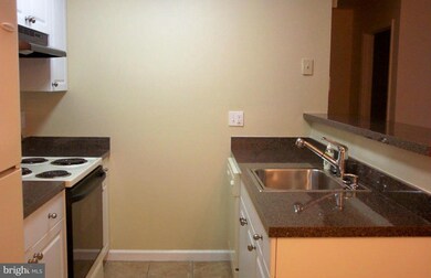 8639 Beekman Place unit B, Alexandria, VA 22309 - photo 3