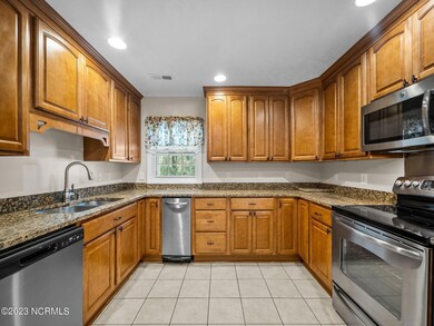 602 Oakwood Ave, Jacksonville, NC 28546 - photo 3