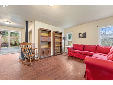 5253 SE Knapp St, Portland, OR 97206 - photo 5