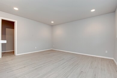 1903 Commonwealth St unit 4, Houston, TX 77006 - photo 5
