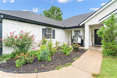 2541 Appleglen, Springdale, AR 72764 - photo 2