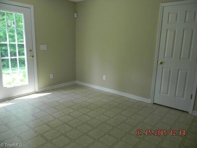 3528 Marksbury Dr, Greensboro, NC 27405 - photo 4