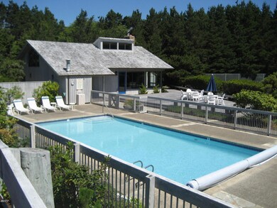 SeaRidge condo pool