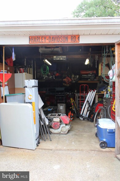 21 N Ridgeway Ave, Glenolden, PA 19036 - photo 7