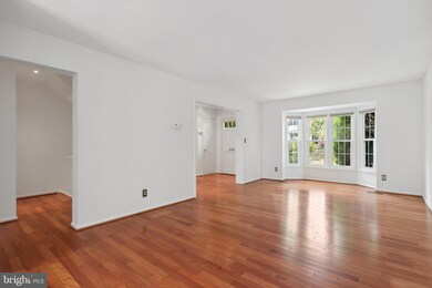 8407 Willow Forge Rd, Springfield, VA 22152 - photo 6