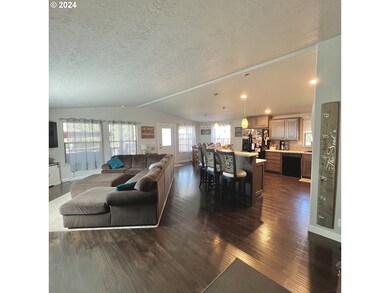 Living Room/Dining Room