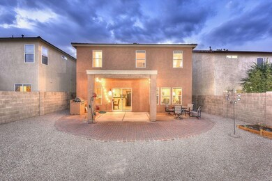 BEAUTIFUL COVERED BACK PATIO