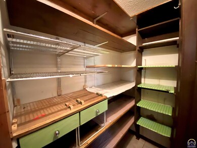 4859 SW Cochise Ave, Topeka, KS 66614 - photo 6