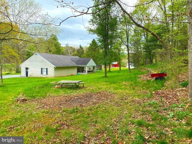 1826 New Hope Rd, Berkeley Springs, WV 25411 - photo 4
