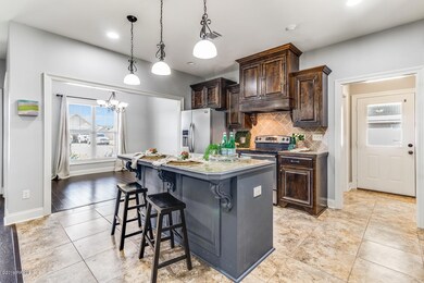 203 Landsdowne Way-5