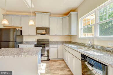 551 English Oak Ln, Prince Frederick, MD 20678 - photo 6