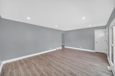 8013 Monaldi Dr, Munster, IN 46321 - photo 2