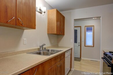 635 W 21st Ave, Anchorage, AK 99503 - photo 4