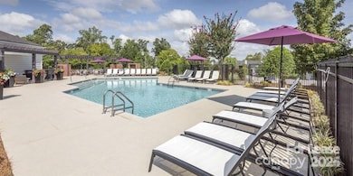 14325 Plantation Park Blvd unit Dilworth w/ Solarium, Charlotte, NC 28277 - photo 2