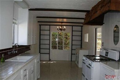Kitchen with a vintage stove!