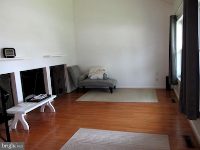 706 Linfield Ave, Delran, NJ 08075 - photo 2