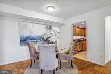 Town Square Towers unit 704, Washington, DC 20024 - photo 5