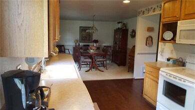 Talk about MOVE-IN-READY...this kitchen and dining