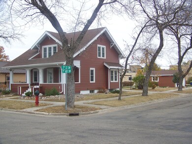 225 3rd Ave SW, Jamestown, ND 58401 - photo 2