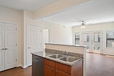 Texan Shoal Creek unit 417, Austin, TX 78705 - photo 5