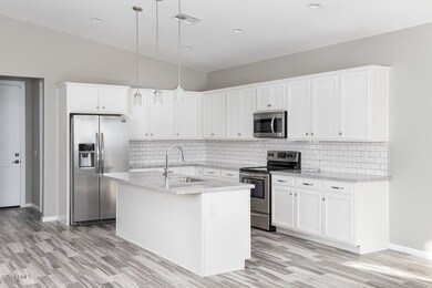 2425 N 27th St, Phoenix, AZ 85008 - photo 3