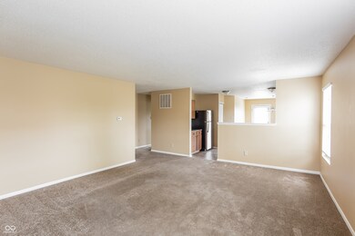 310 Longbow St, Sheridan, IN 46069 - photo 4