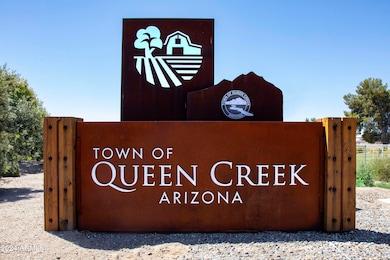 KBPHX_QueenCreekSign_0085-11x8