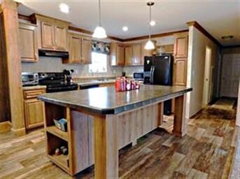 Huge Island and plenty of room in the kitchen!